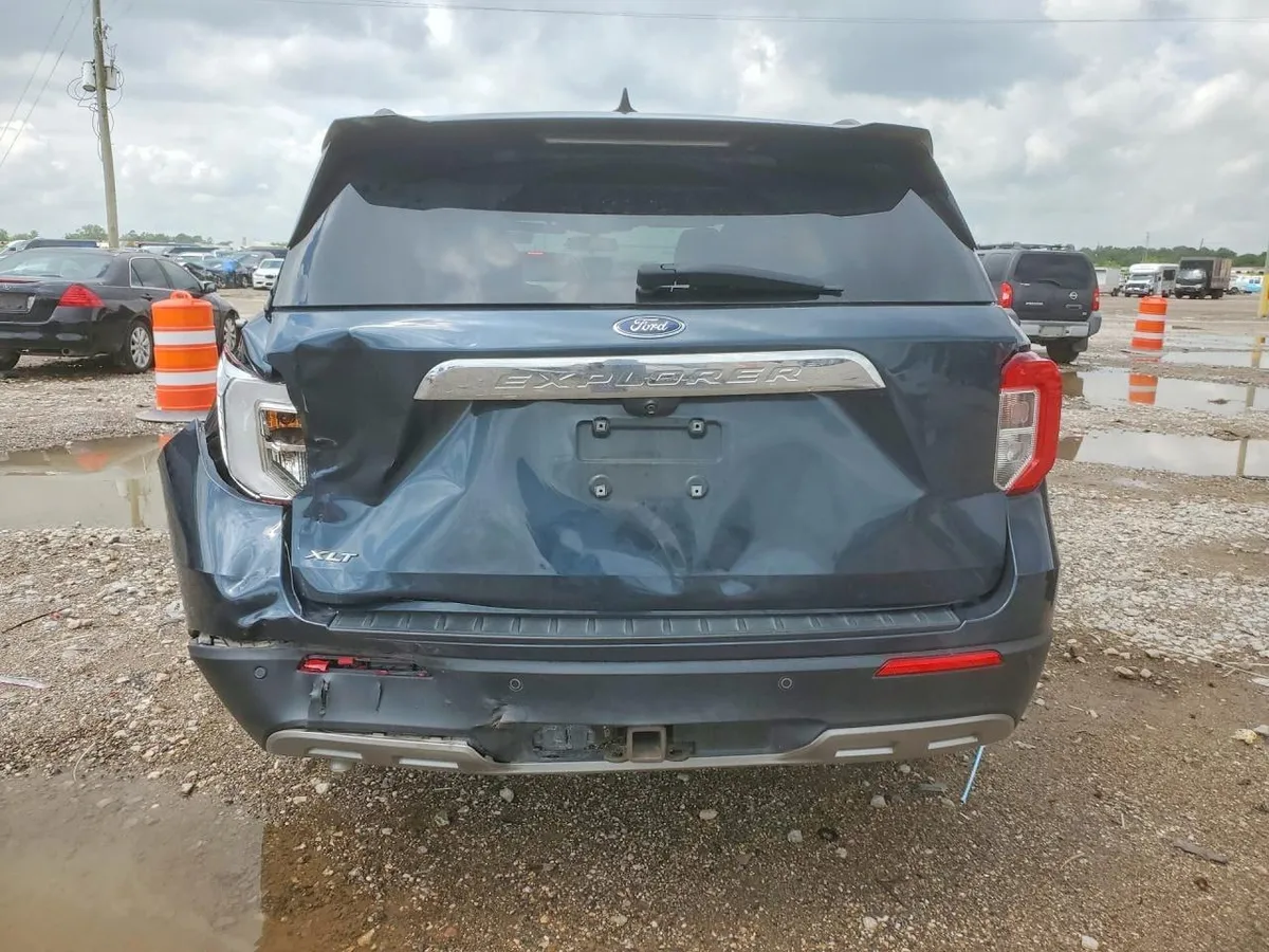 FORD EXPLORER XLT 2022
