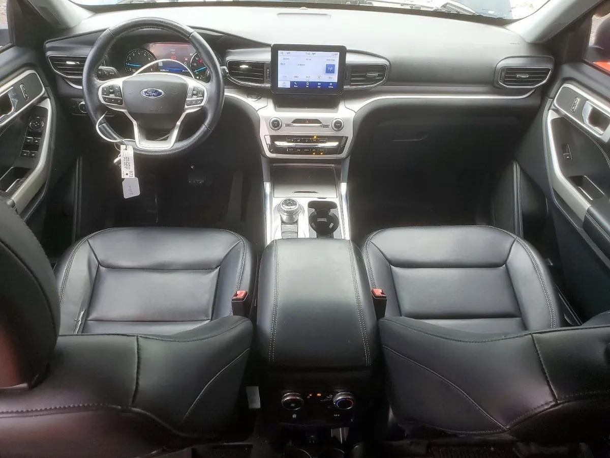 FORD EXPLORER XLT 2022