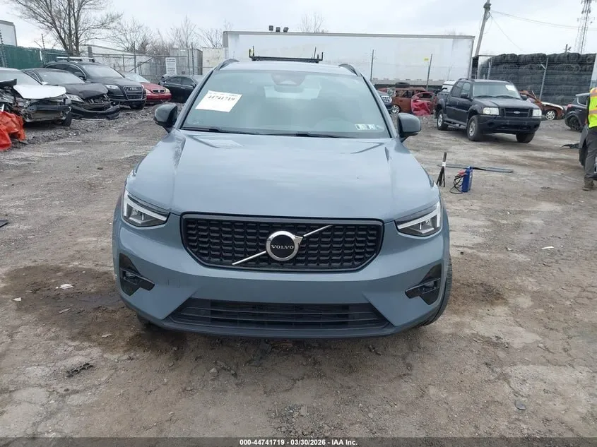 VOLVO XC40 B5 PLUS DARK 2023