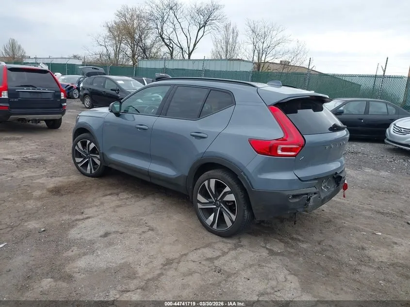 VOLVO XC40 B5 PLUS DARK 2023
