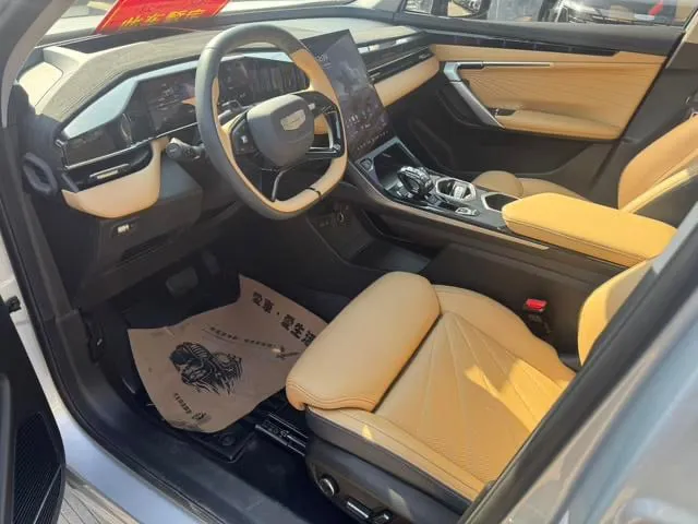 GEELY BOYUE L PREMIUM 2023