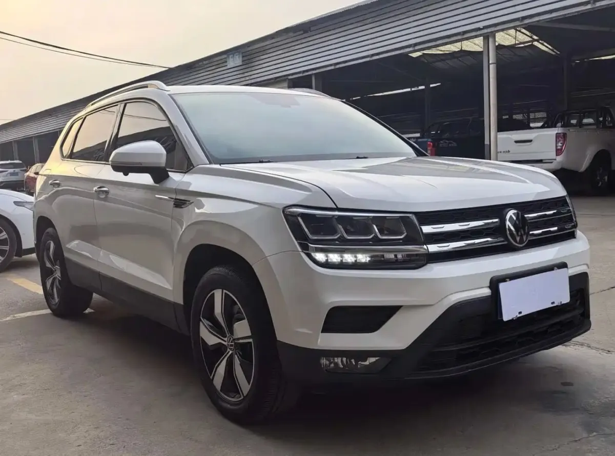 VOLKSWAGEN THARU LUXURY 2022