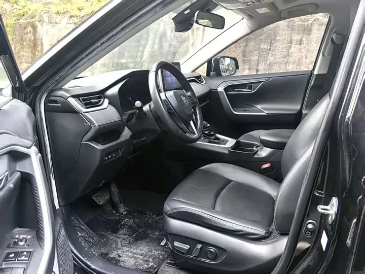 TOYOTA RAV4 FASHION PLUS EDITION 2022
