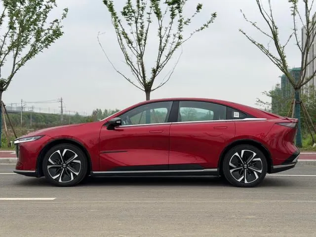 MAZDA EZ-6 2024