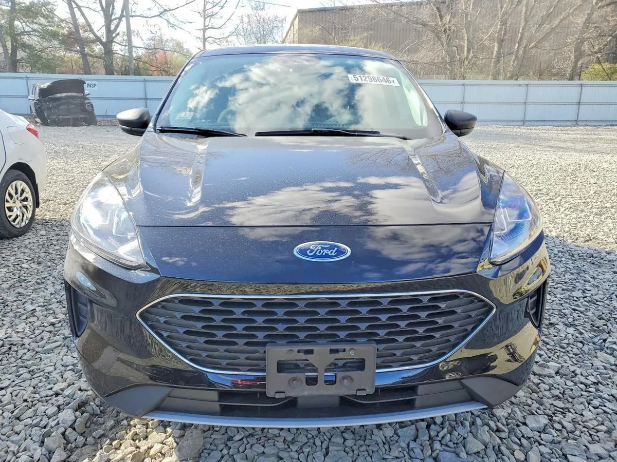 FORD ESCAPE SE 2022
