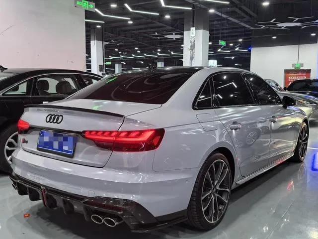 AUDI A4L 2022