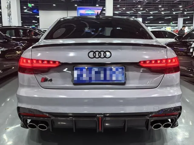 AUDI A4L 2022