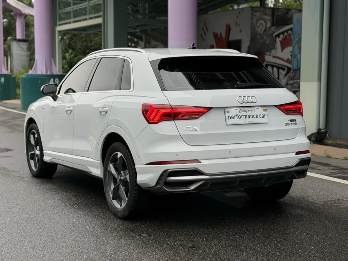 AUDI Q3 2022