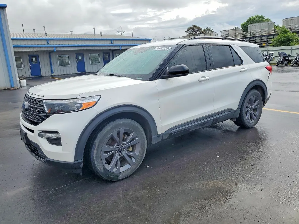 FORD EXPLORER XLT 2023