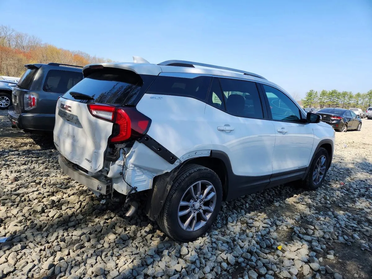 GMC TERRAIN SLT 2024