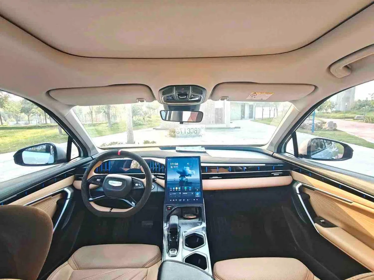 GEELY BOYUE L PREMIUM 2023