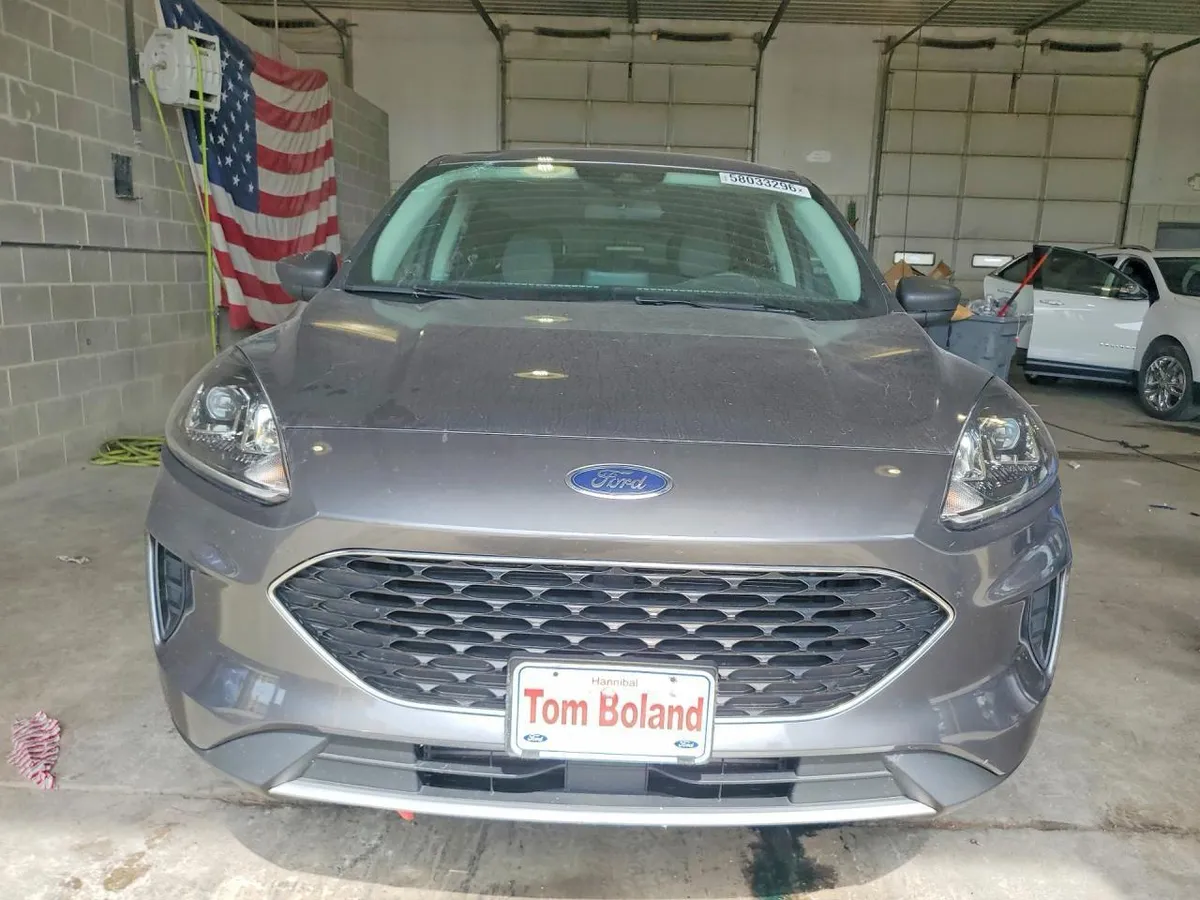 FORD ESCAPE SE 2021