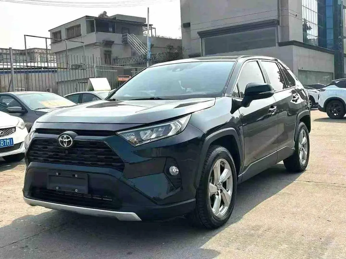 TOYOTA RAV4 FASHION PLUS 2023
