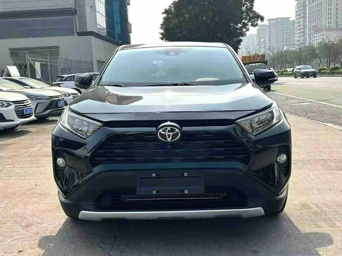 TOYOTA RAV4 FASHION PLUS 2023