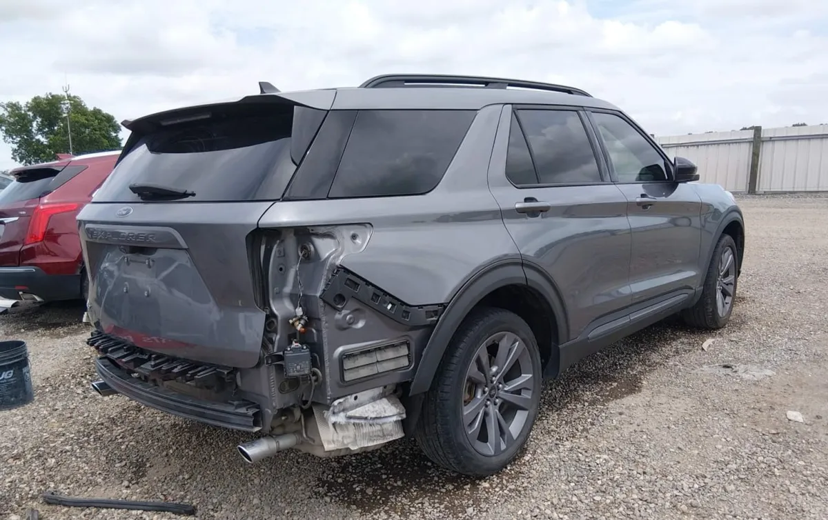 FORD EXPLORER XLT 2022