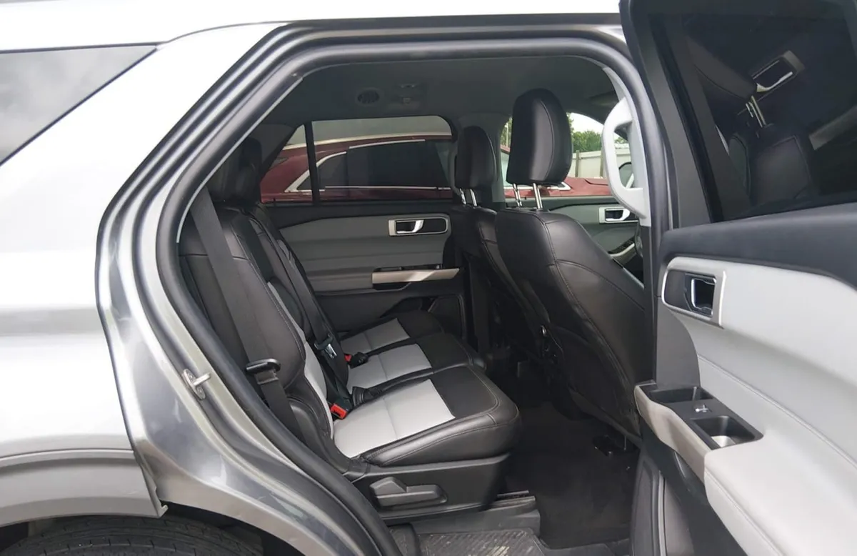 FORD EXPLORER XLT 2022