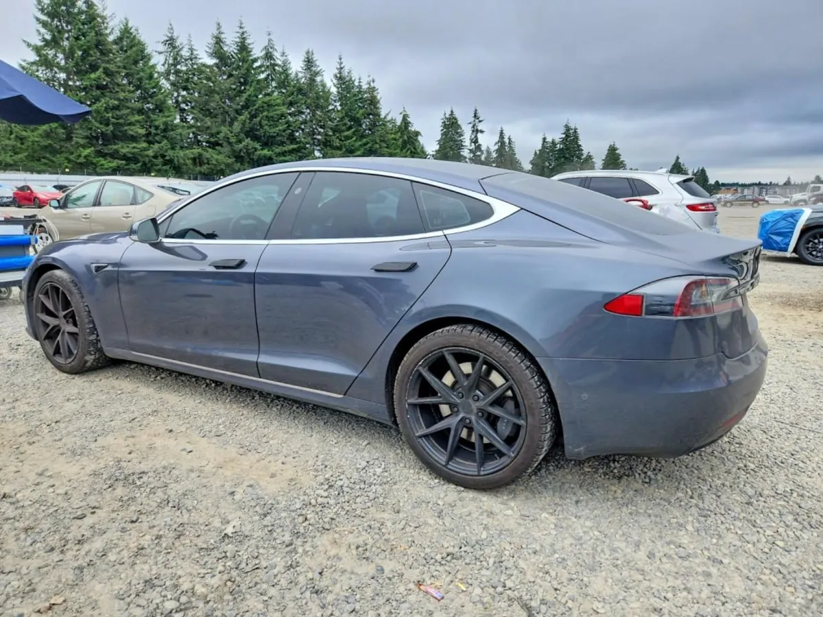 TESLA MODEL S 2017