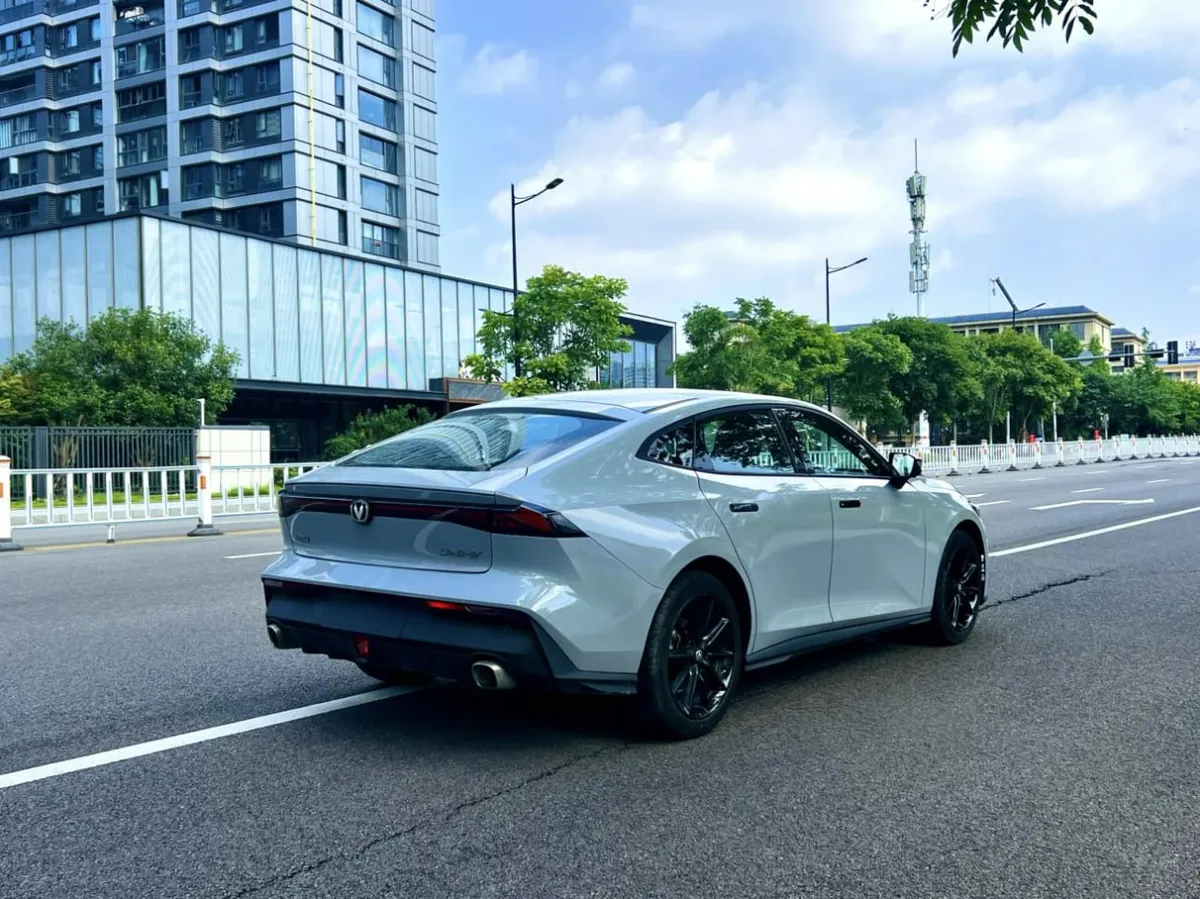 CHANGAN UNI-V PREMIUM 2022