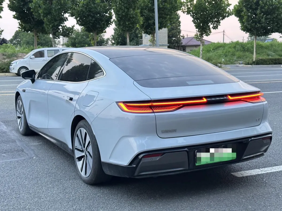 GEELY E8 2024