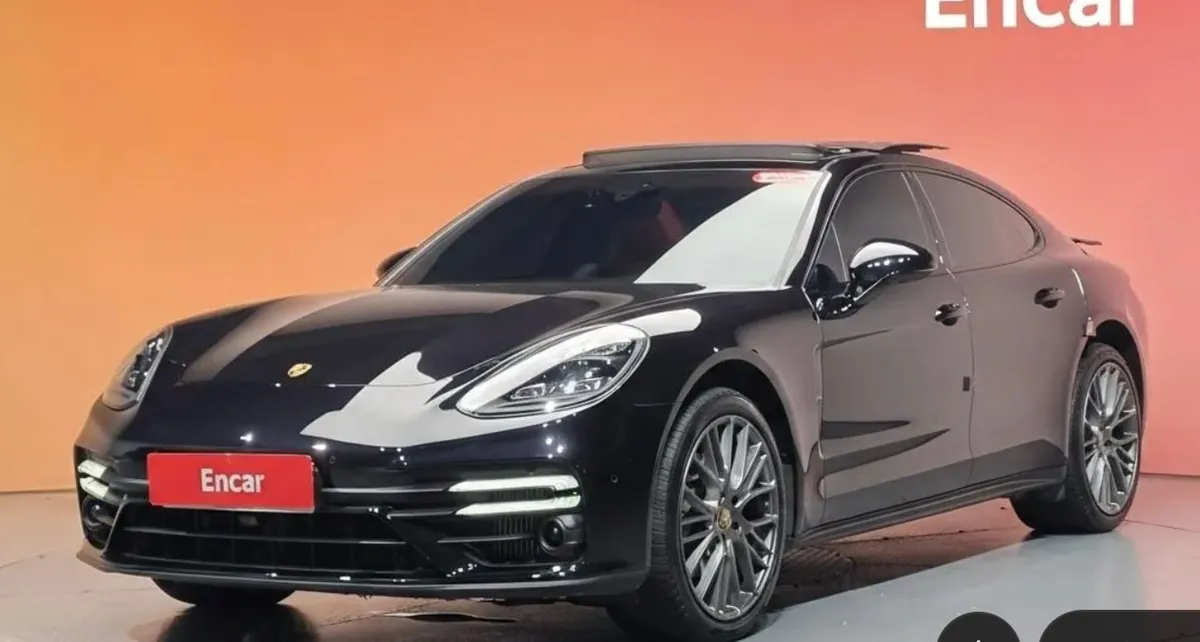 PORSCHE PANAMERA 2023