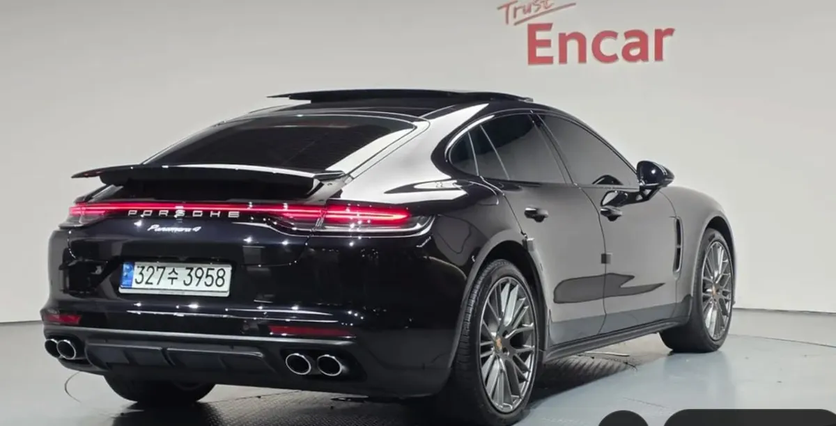 PORSCHE PANAMERA 2023