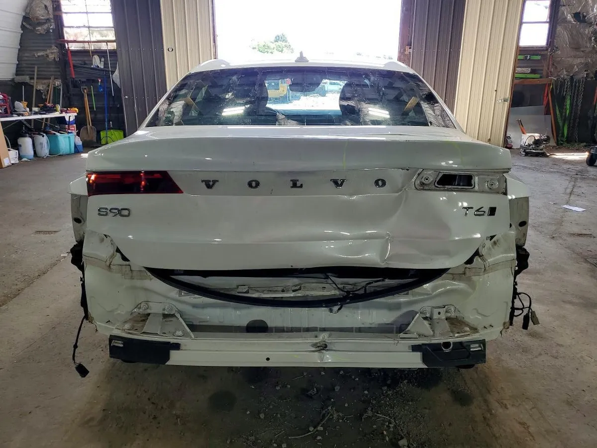 VOLVO S90 T6 MOMENTUM 2020