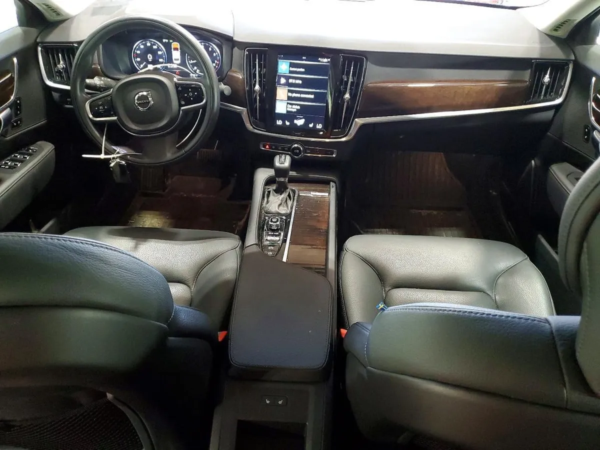 VOLVO S90 T6 MOMENTUM 2020