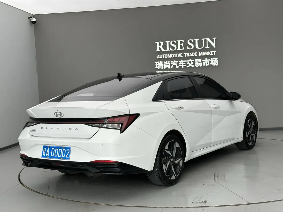 HYUNDAI ELANTRA PREMIUM 2021