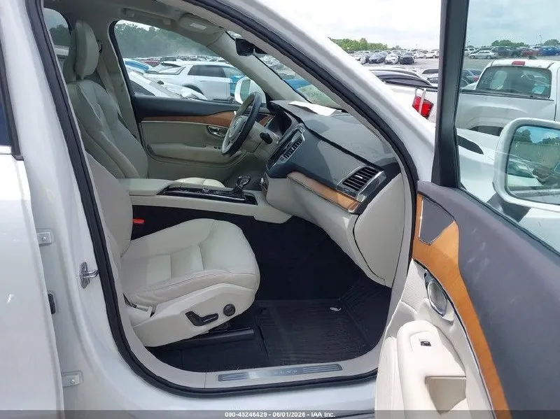 VOLVO XC90 T6 MOMENTUM 7 2021