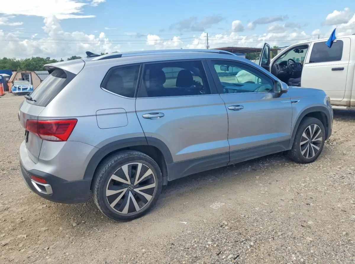 VOLKSWAGEN TAOS SE 2022