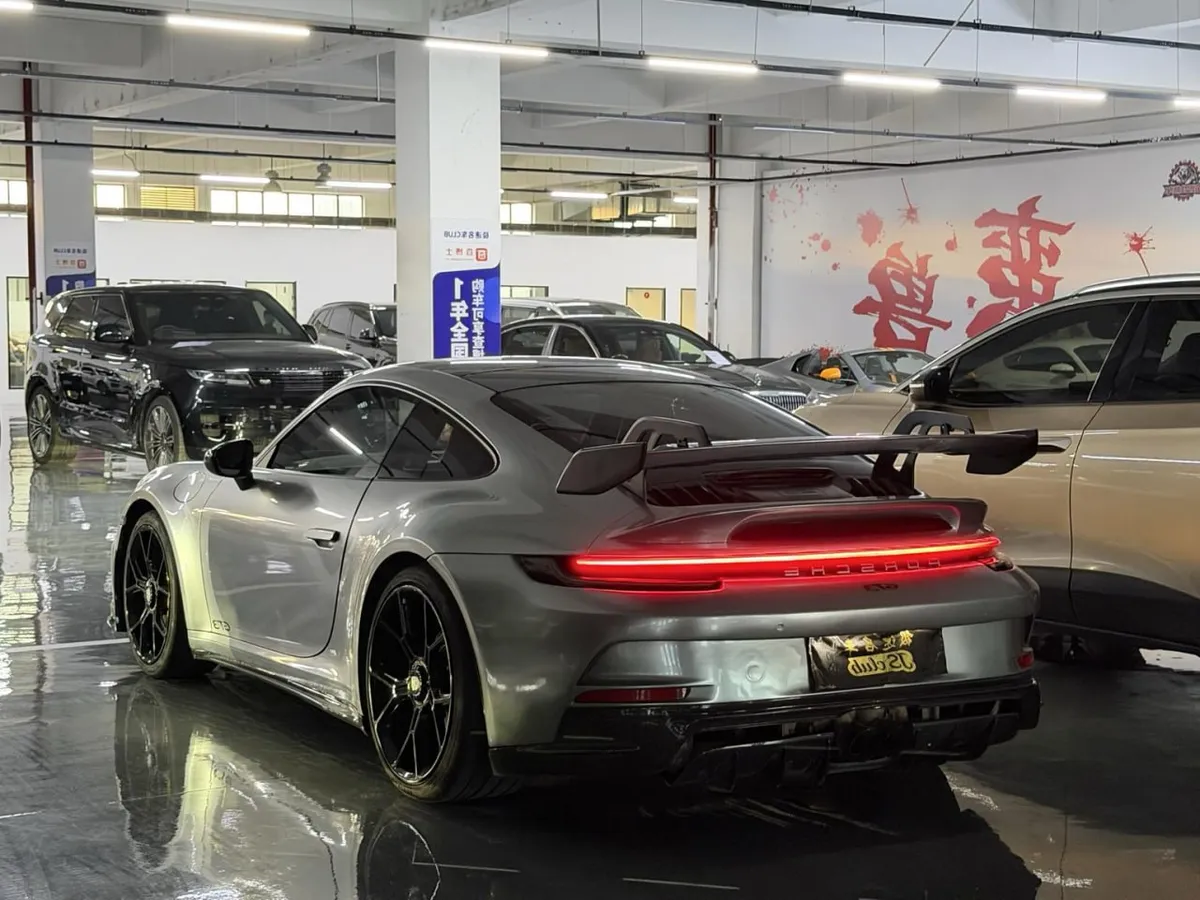 PORSCHE 911 2020