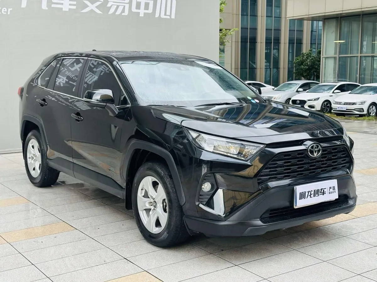 TOYOTA RAV4 2021