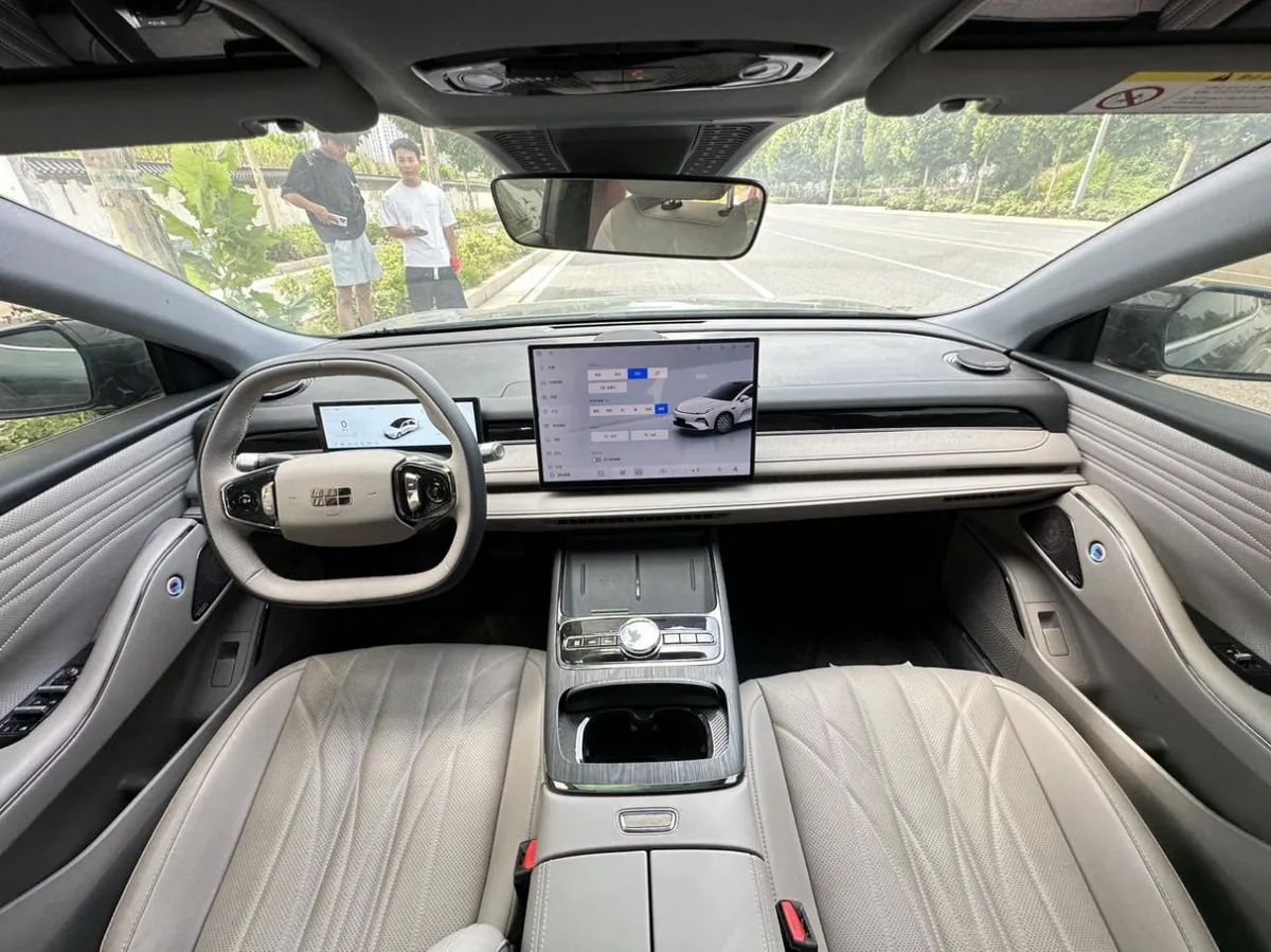 GEELY STAR 8 PHEV 2025