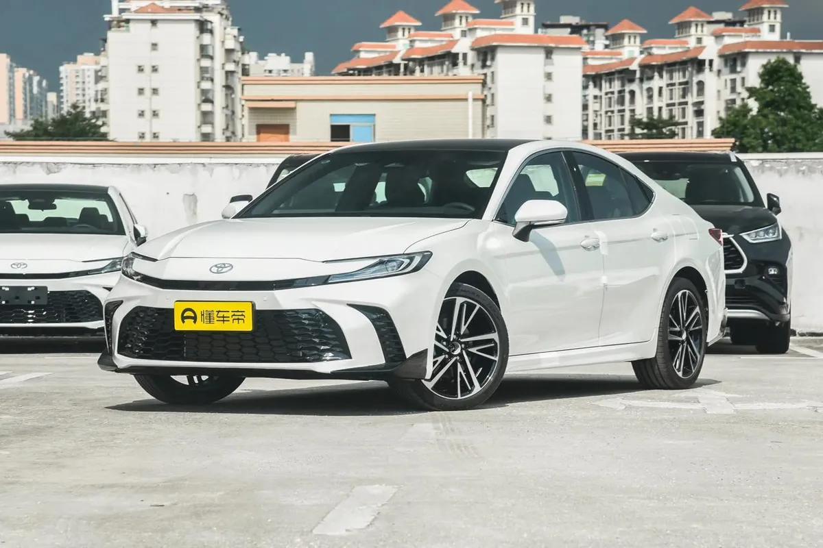 TOYOTA CAMRY 2026