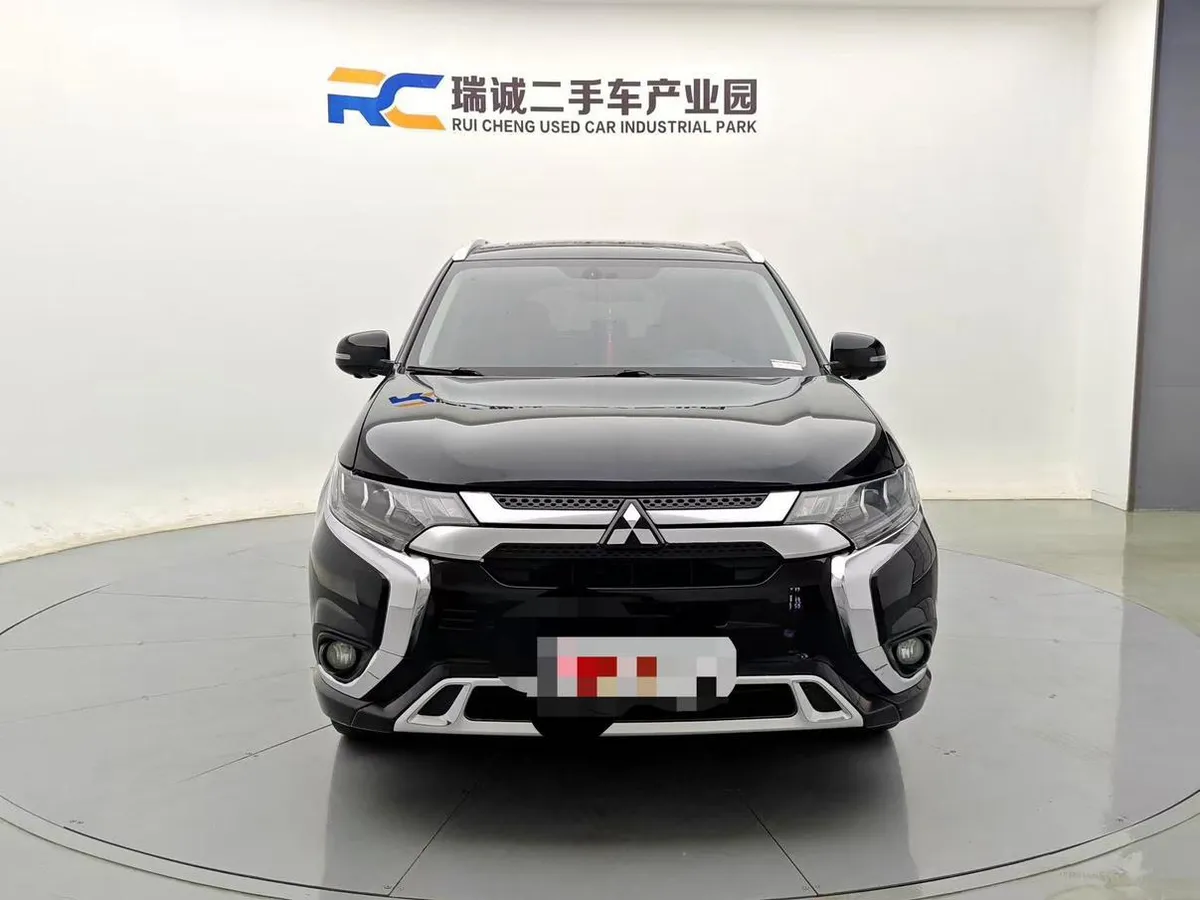 MITSUBISHI OUTLANDER 2023