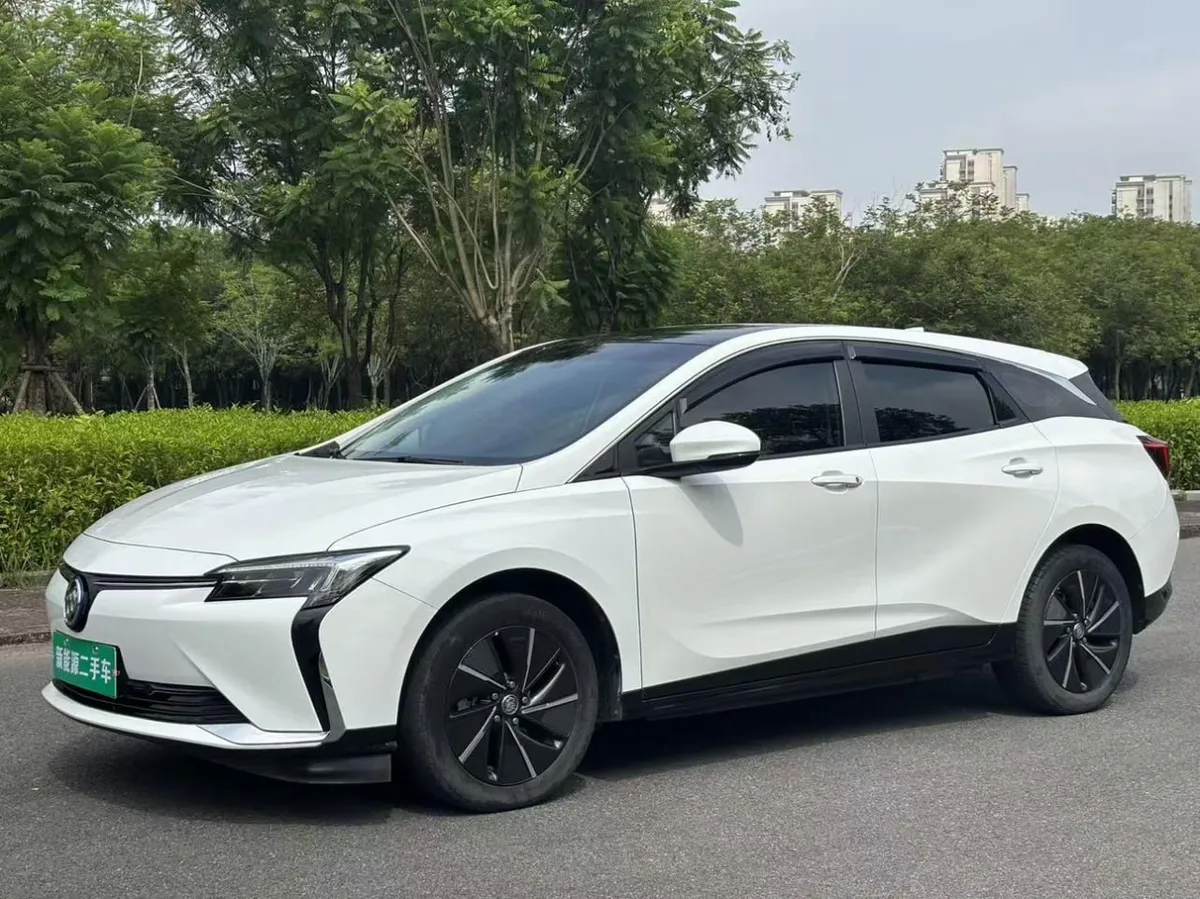 BUICK VELITE PREMIUM 2024