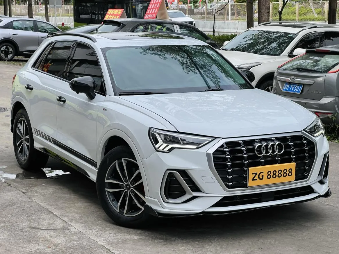 AUDI Q3 2022