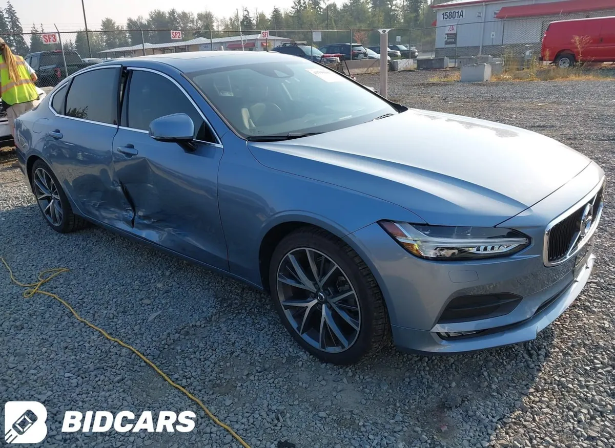 VOLVO S90 T5 MOMENTUM 2018