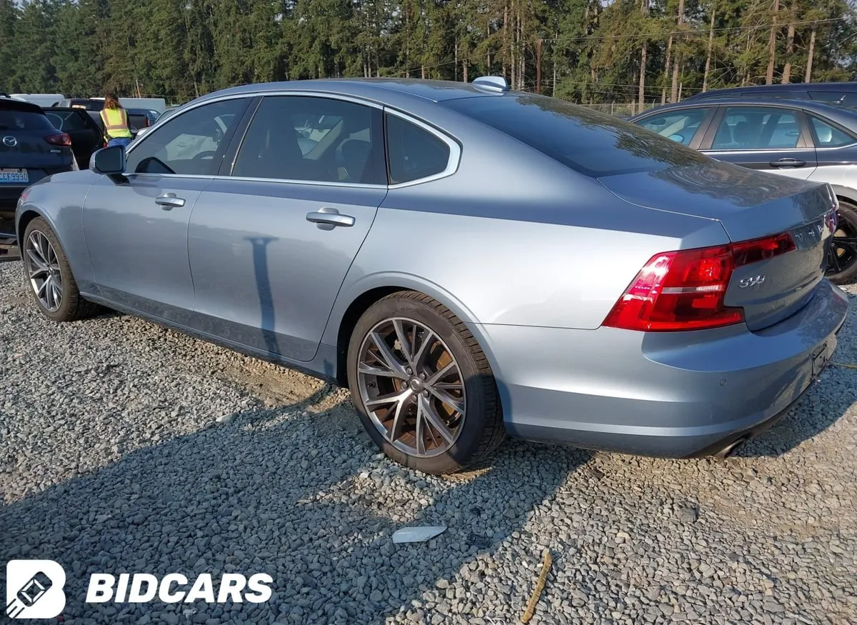 VOLVO S90 T5 MOMENTUM 2018