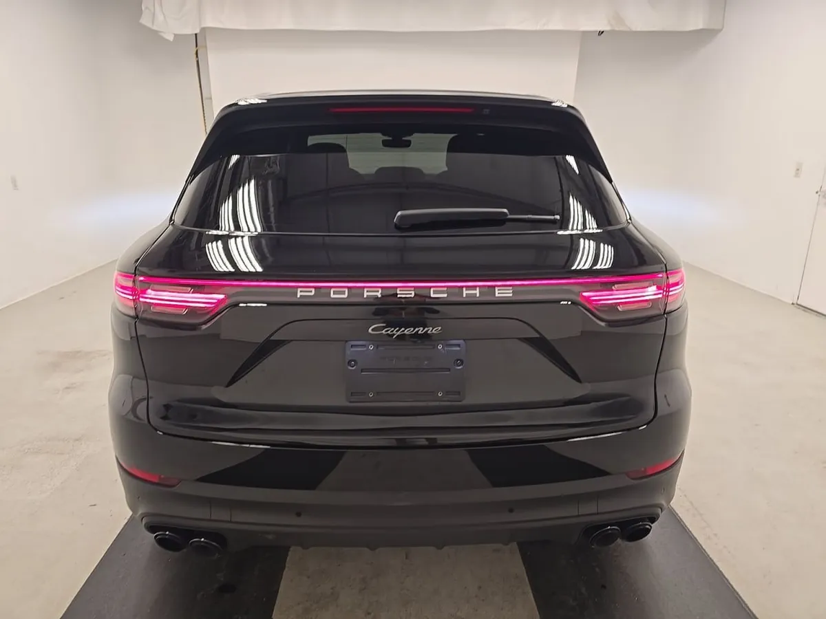 PORSCHE CAYENNE PLATINUM EDITION 2023