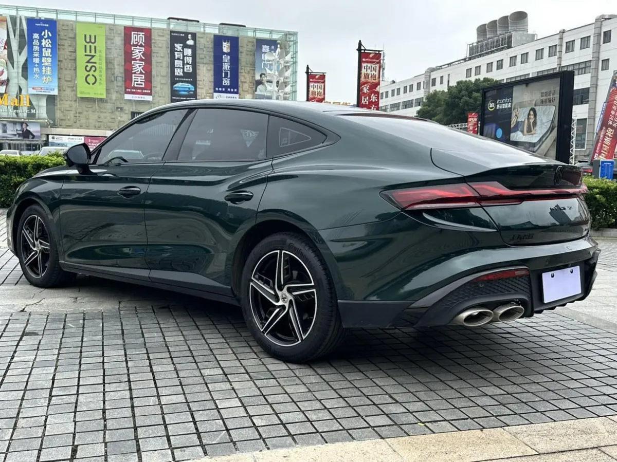PORSCHE PANAMERA 2023