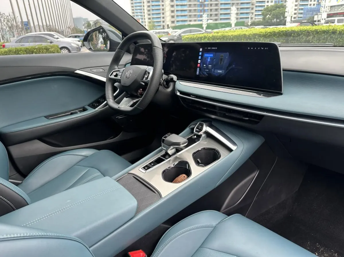 PORSCHE PANAMERA 2023