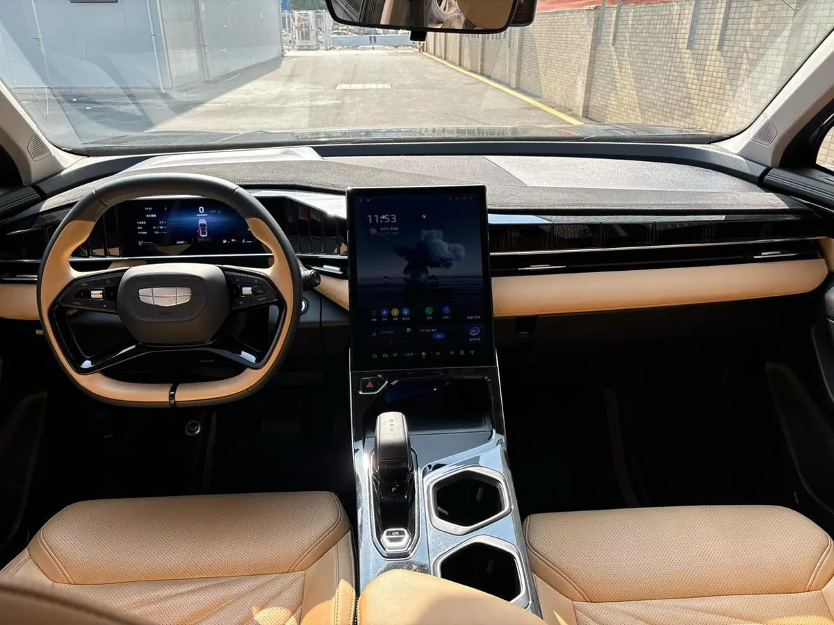 GEELY BOYUE L PREMIUM 2023