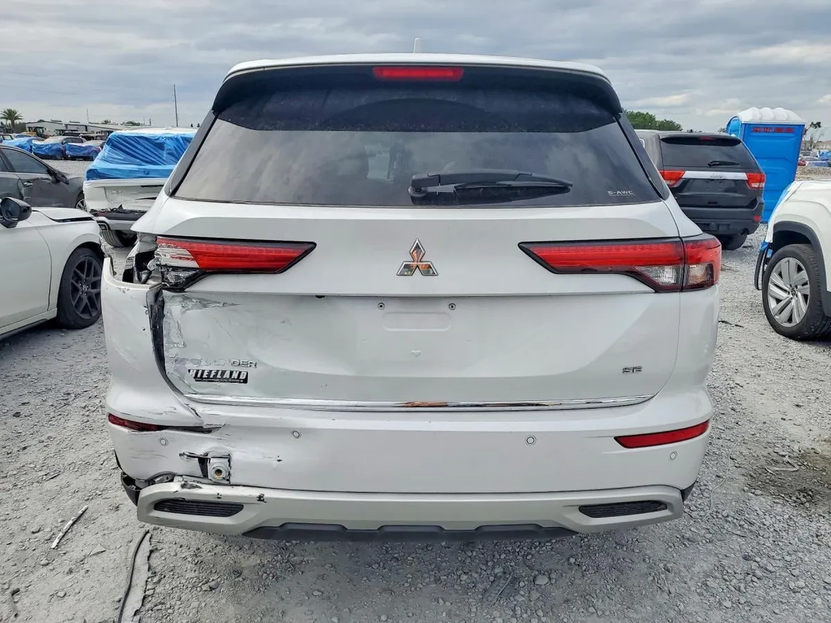 MITSUBISHI OUTLANDER SE 2022