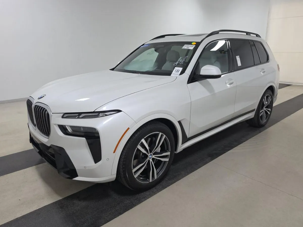 BMW X7 М-ПАК 21 ДИСКИ ПОДОГРЕВ И ВЕНТИЛЯЦИЯ СИДЕНИЙ ПРЕМИАЛЬНАЯ МУЗЫКА HARMAN/KARDON КАМЕРА 360 АДАПТИВНЫЙ 2024