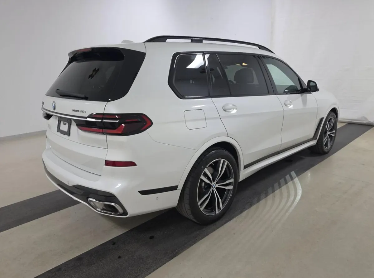 BMW X7 М-ПАК 21 ДИСКИ ПОДОГРЕВ И ВЕНТИЛЯЦИЯ СИДЕНИЙ ПРЕМИАЛЬНАЯ МУЗЫКА HARMAN/KARDON КАМЕРА 360 АДАПТИВНЫЙ 2024