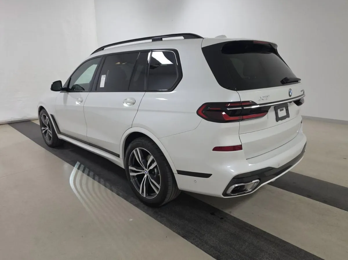 BMW X7 М-ПАК 21 ДИСКИ ПОДОГРЕВ И ВЕНТИЛЯЦИЯ СИДЕНИЙ ПРЕМИАЛЬНАЯ МУЗЫКА HARMAN/KARDON КАМЕРА 360 АДАПТИВНЫЙ 2024