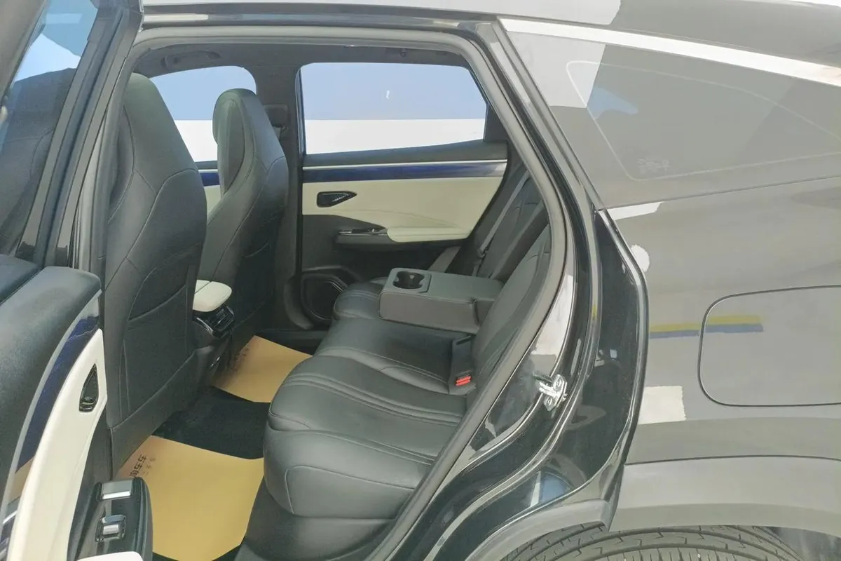 GEELY GALAXY L7 2023