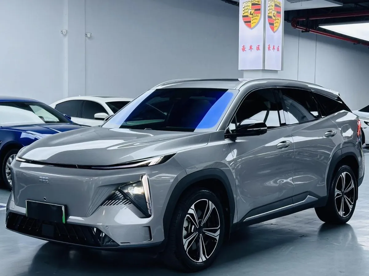 GEELY GALAXY L7 2023