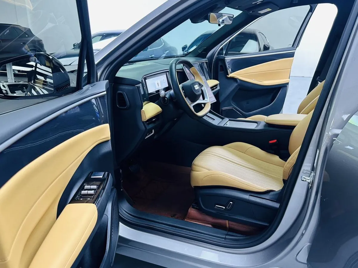 GEELY GALAXY L7 2023